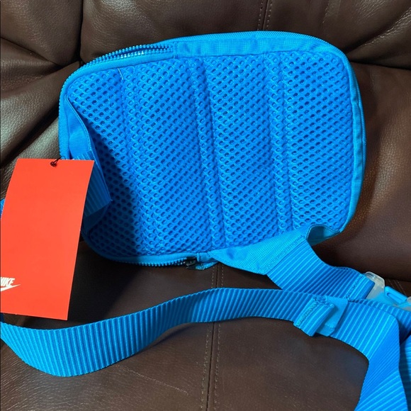 COPY - Ice blue Nike bag - Picture 2 of 3